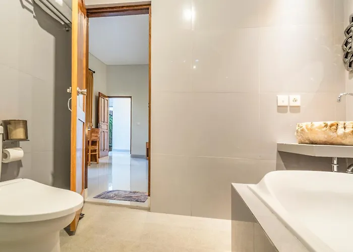 Khandra Kutuh Apartamento *